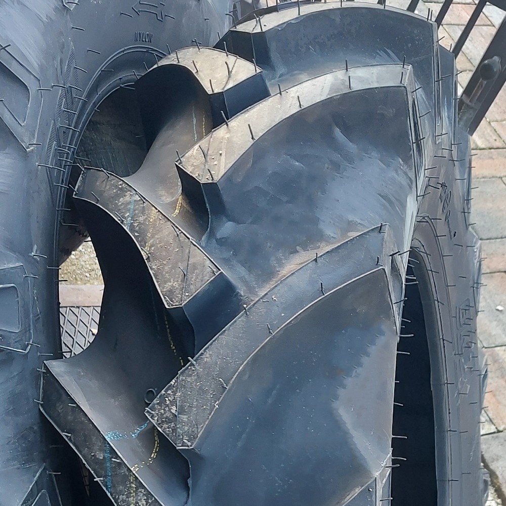 11.2-20 TR135 8PR TT BKT