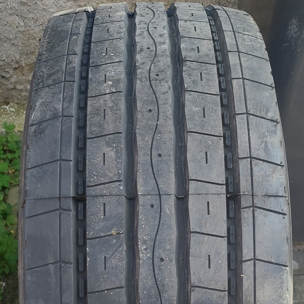 315/70 R22,5 KTS300 156/148L LEAO